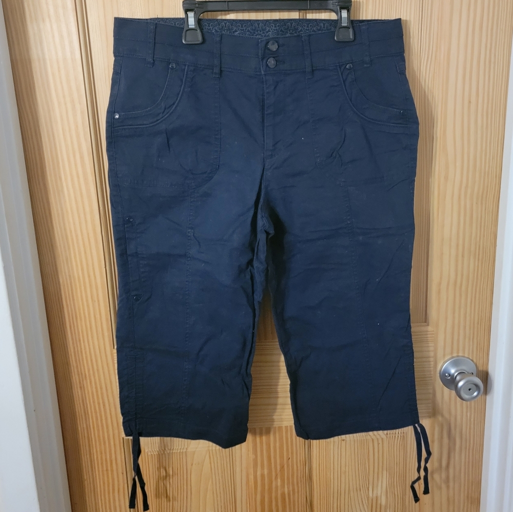 Gloria Vanderbilt ladies capris